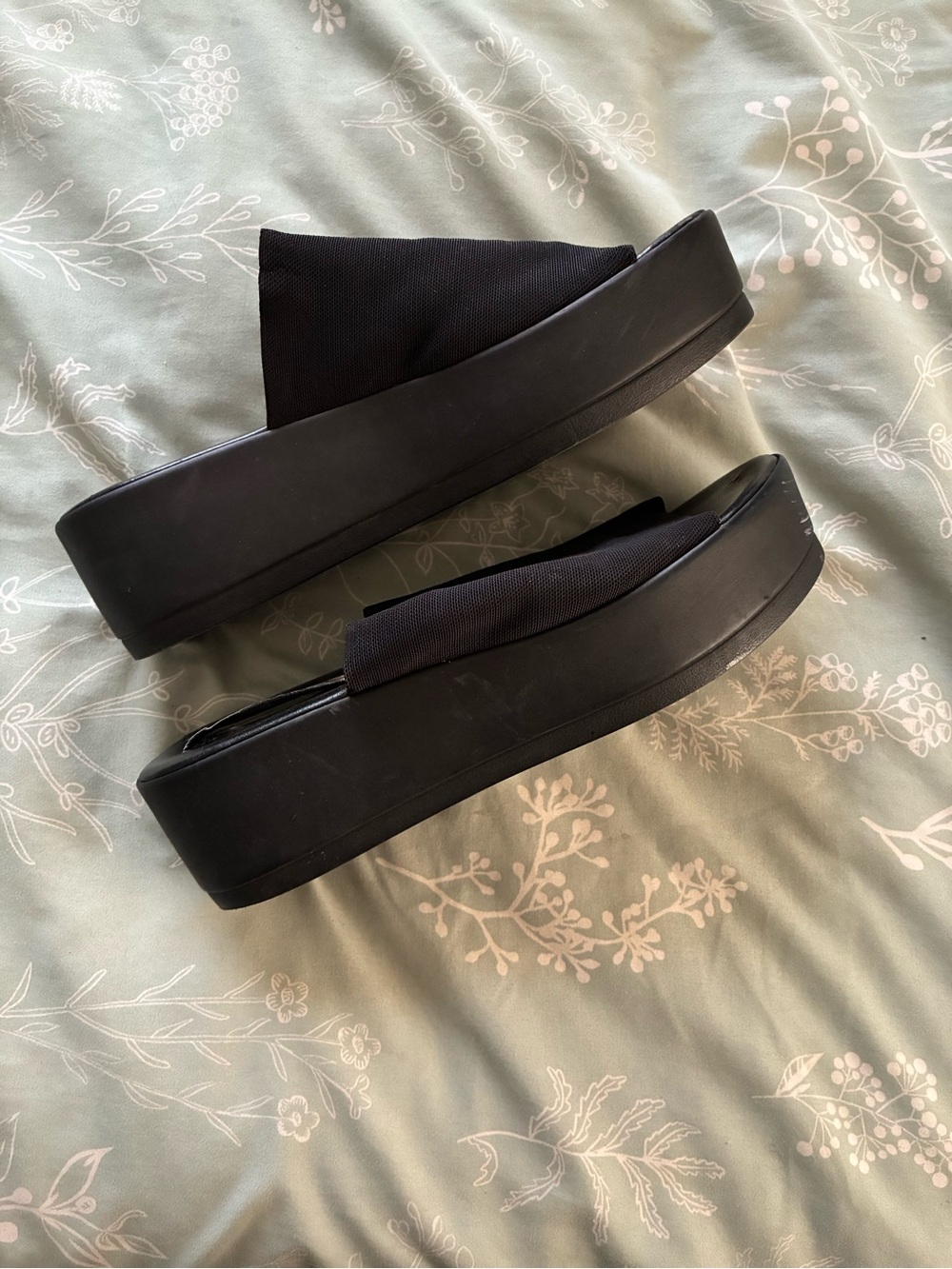Vintage Steve Madden Black Platform Slide Sandals